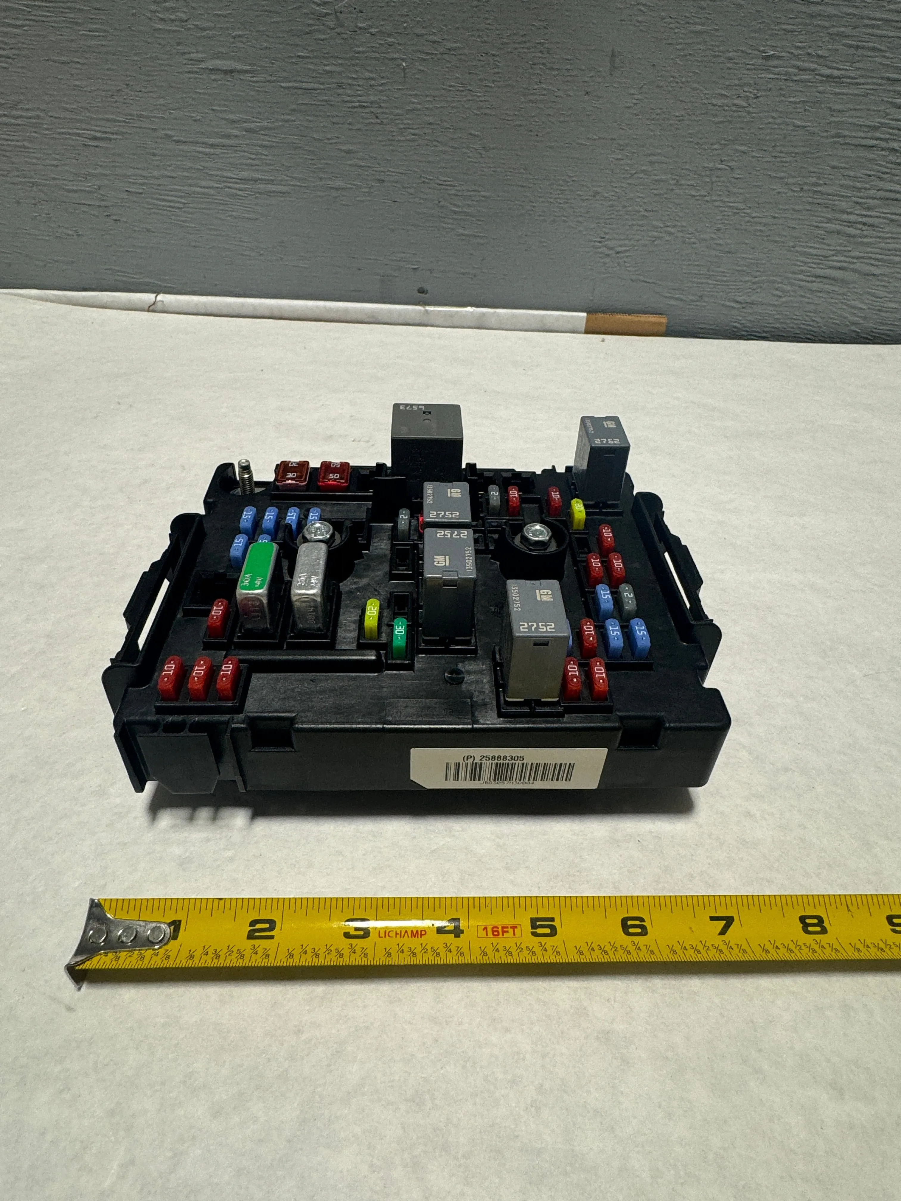 2008-2009 Express or Savana Van Interior Body Fuse Box With Relays - Inside The Van